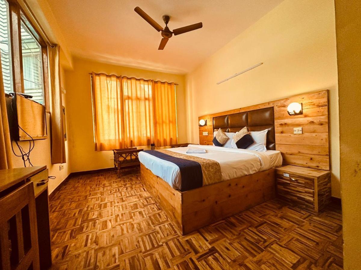 Manali Holiday Lnn - Gym, Spa, Dj Night, Pool Ngoại thất bức ảnh